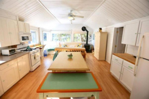 Hobie's Landing - Blissful lake side cottage - On Lake Winona